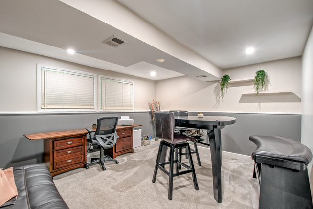 220 Falcon Ridge Way, Bolingbrook, IL 60440