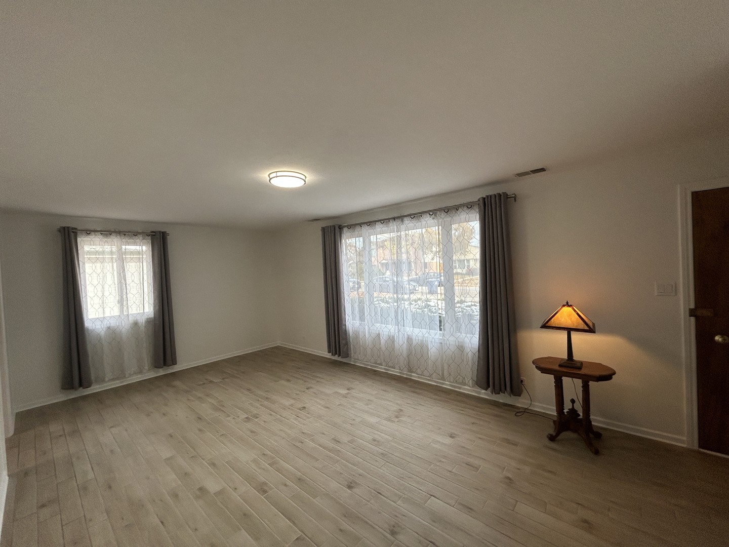 946 E Grant Drive, Des Plaines, IL 60016