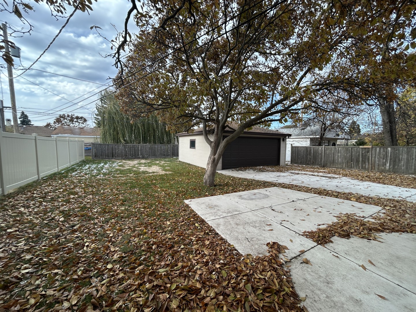 946 E Grant Drive, Des Plaines, IL 60016