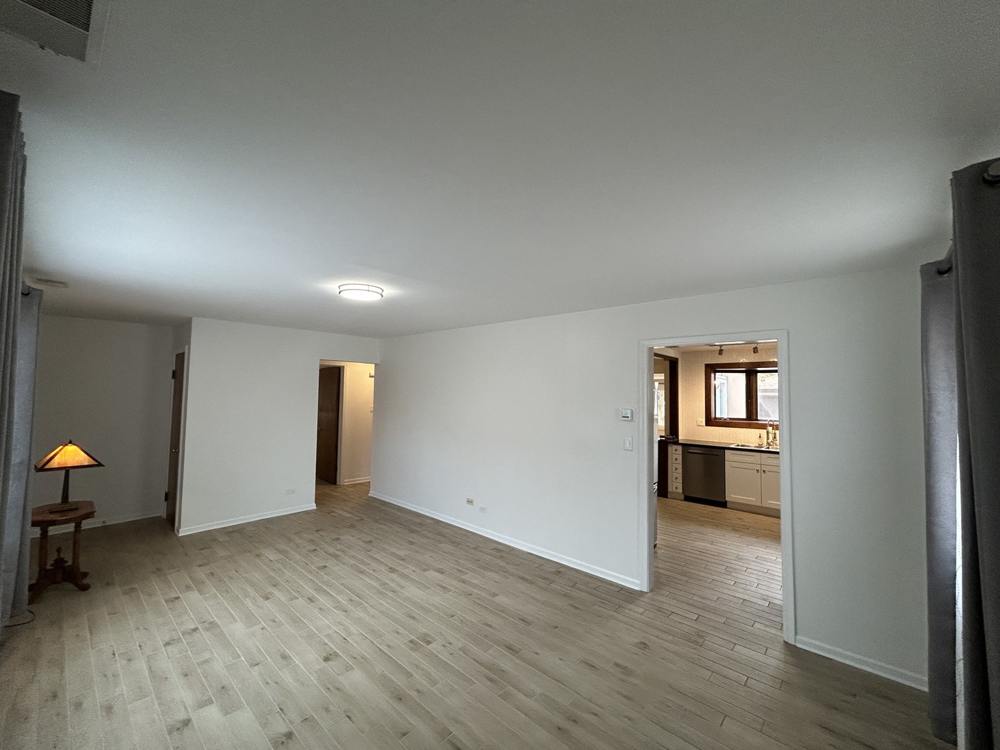 946 E Grant Drive, Des Plaines, IL 60016