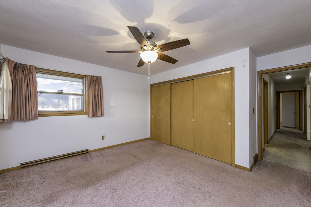 2217 Joanna Avenue, Zion, IL 60099