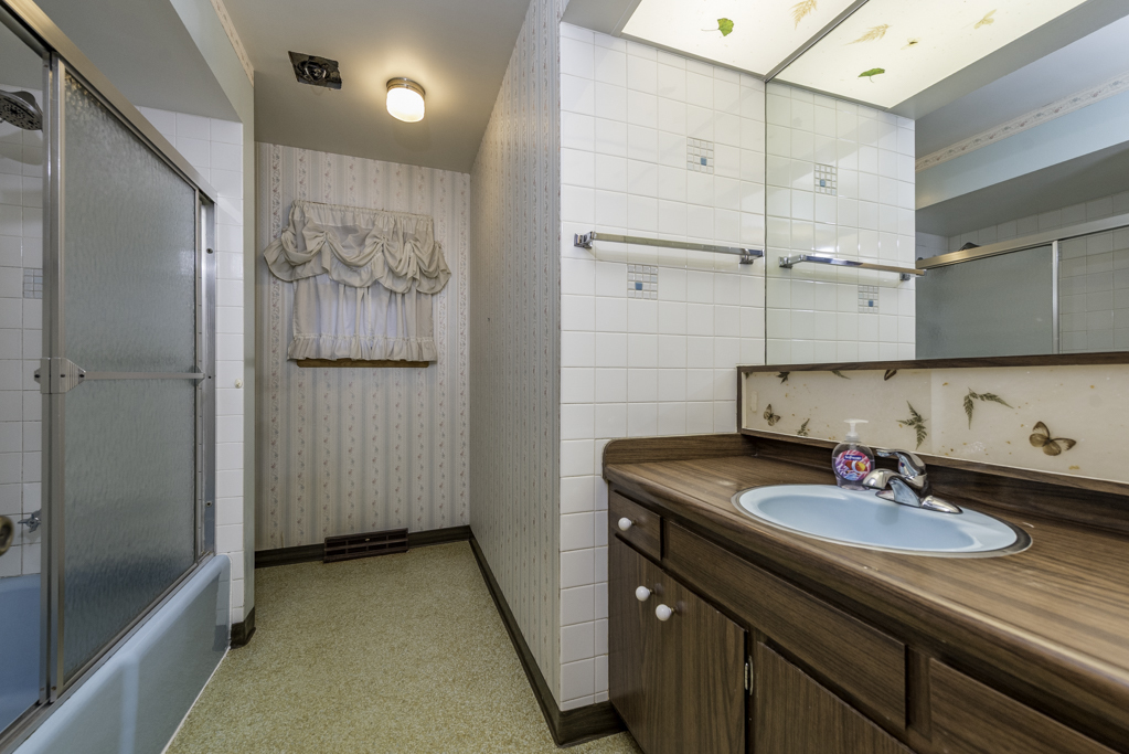 2217 Joanna Avenue, Zion, IL 60099