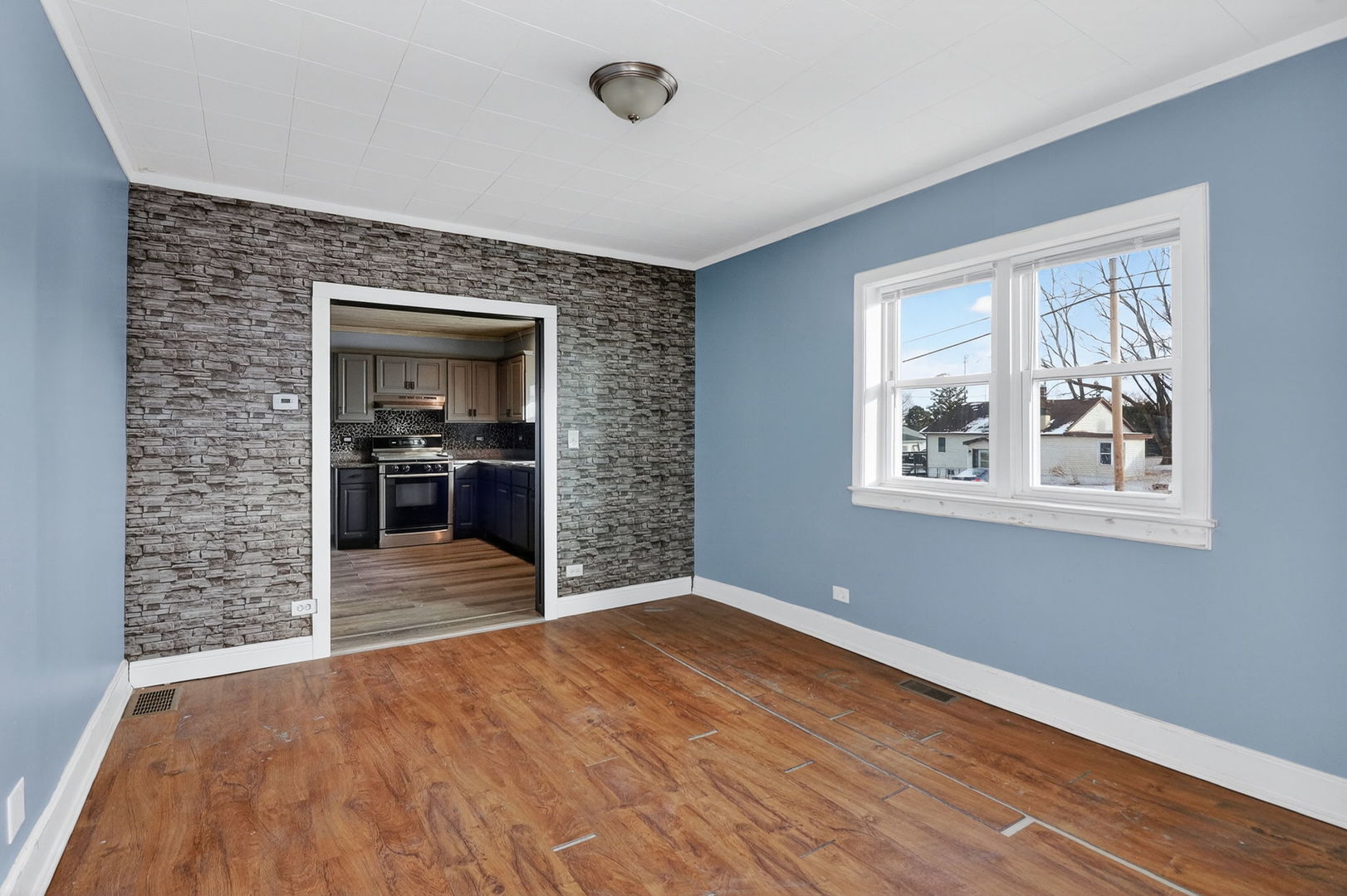 1800 S Cora Street, Crest Hill, IL 60403