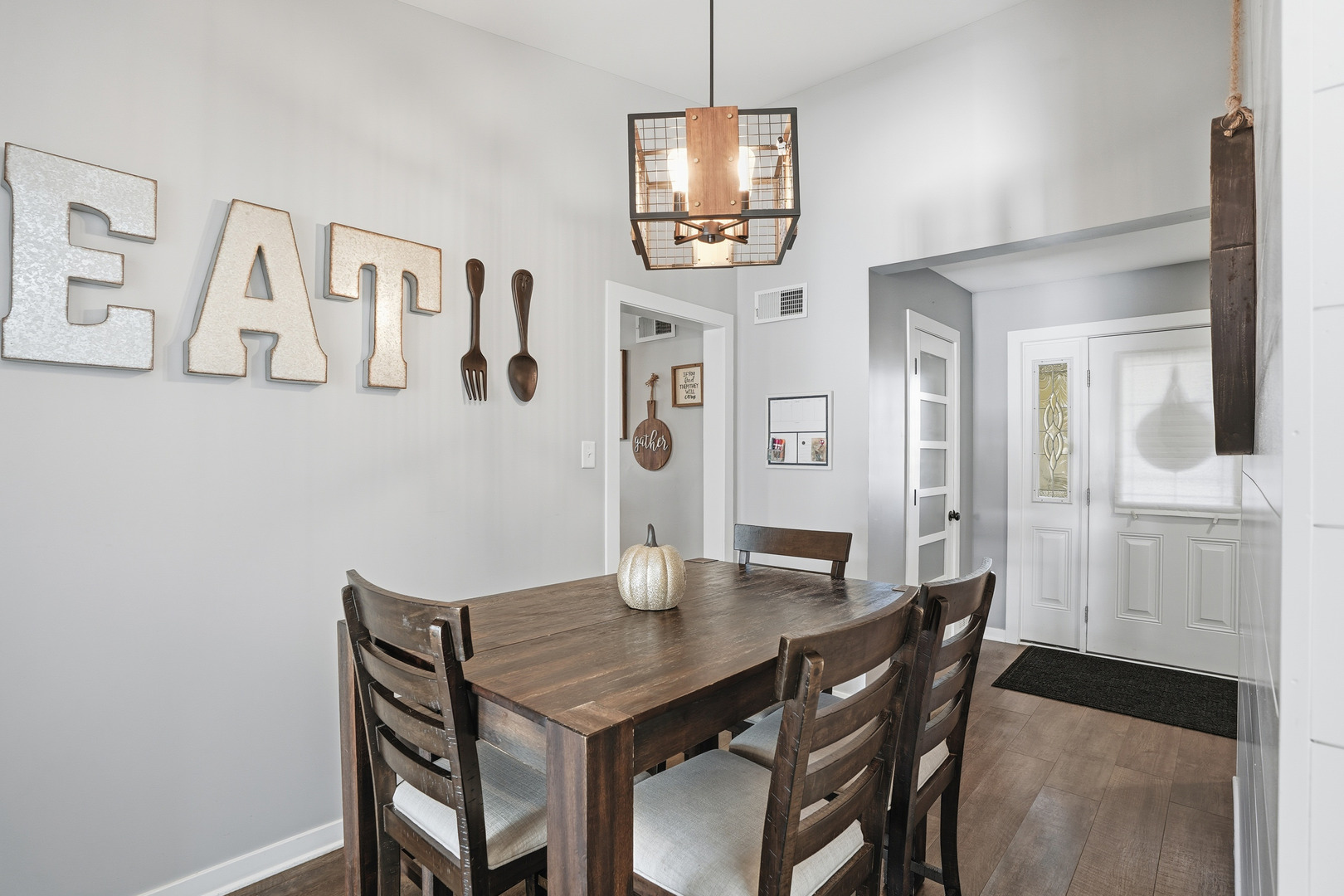 3725 W 105th Avenue, Crown Point, IN 46307