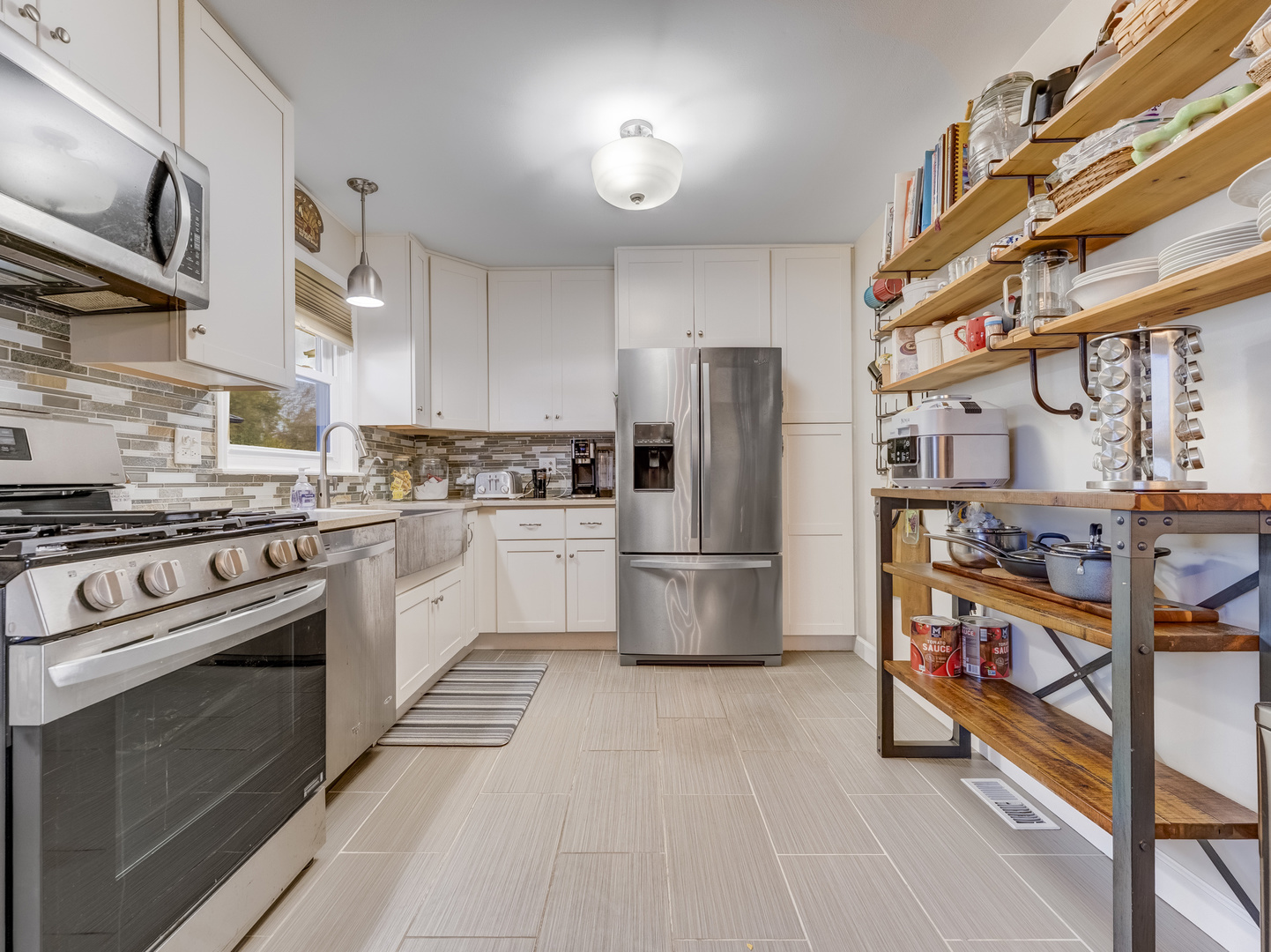 550 Norridge Lane, Hoffman Estates, IL 60169