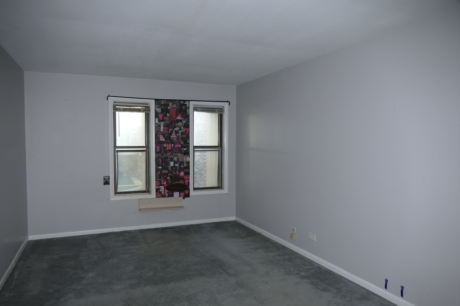 7724 Woodward Avenue #14-8G, Woodridge, IL 60517