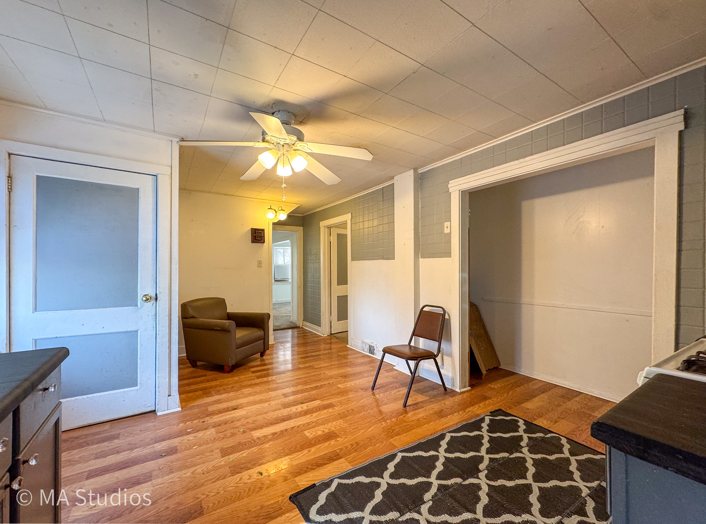 8S057 S Vine Street, Burr Ridge, IL 60527