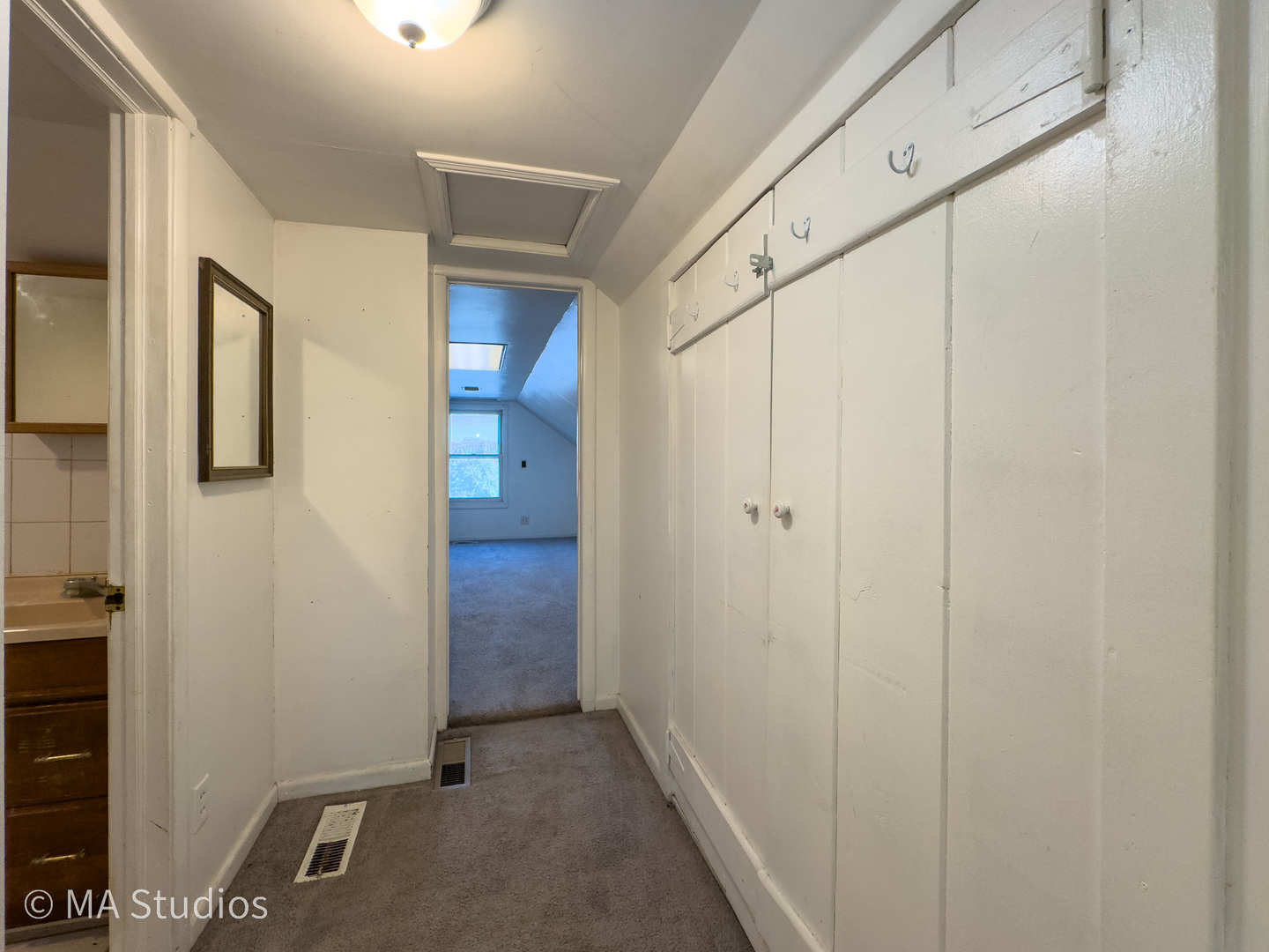 8S057 S Vine Street, Burr Ridge, IL 60527