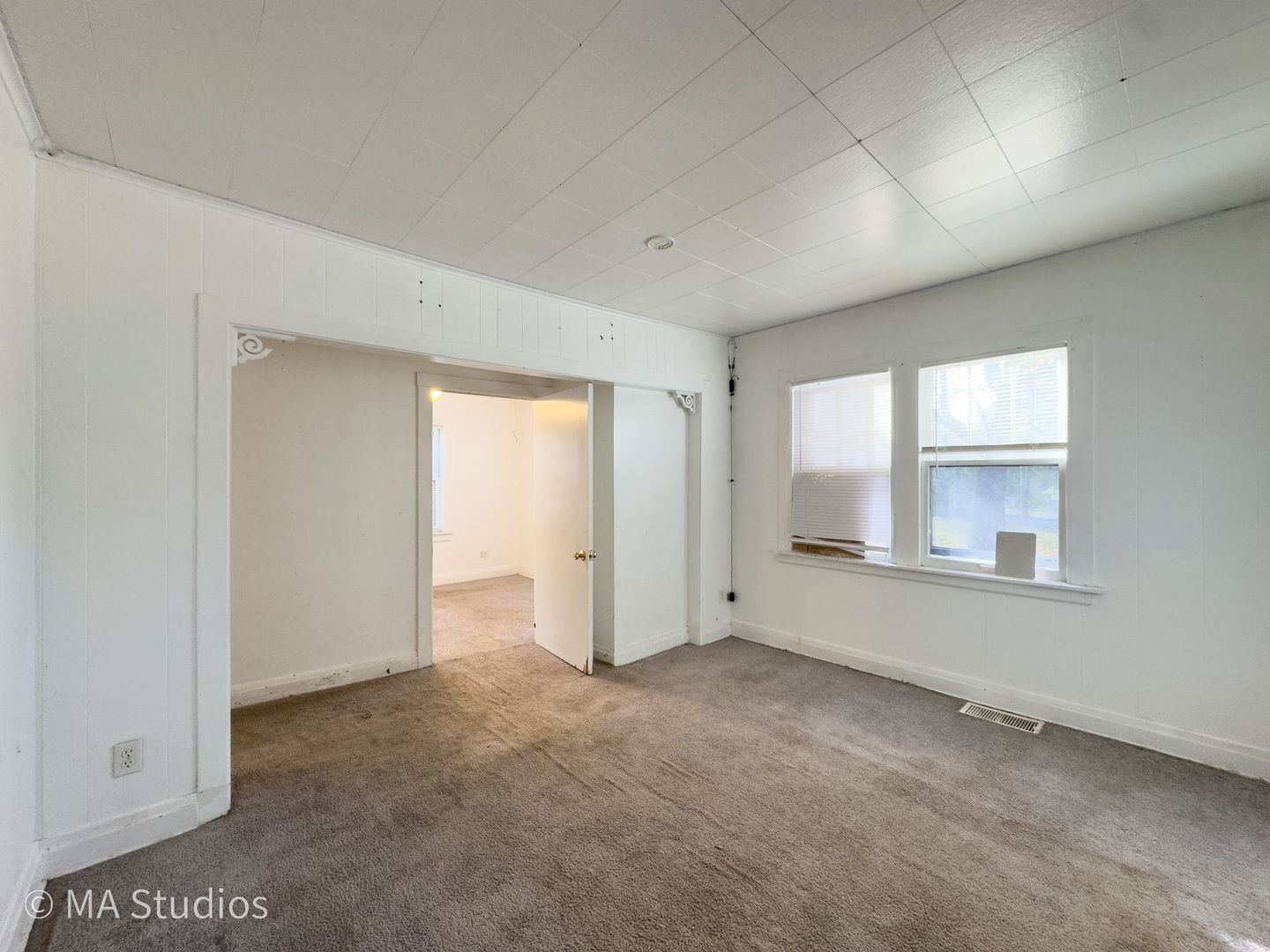 8S057 S Vine Street, Burr Ridge, IL 60527