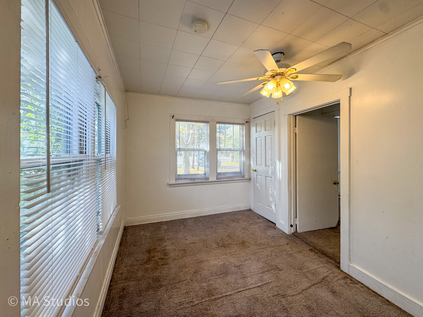 8S057 S Vine Street, Burr Ridge, IL 60527