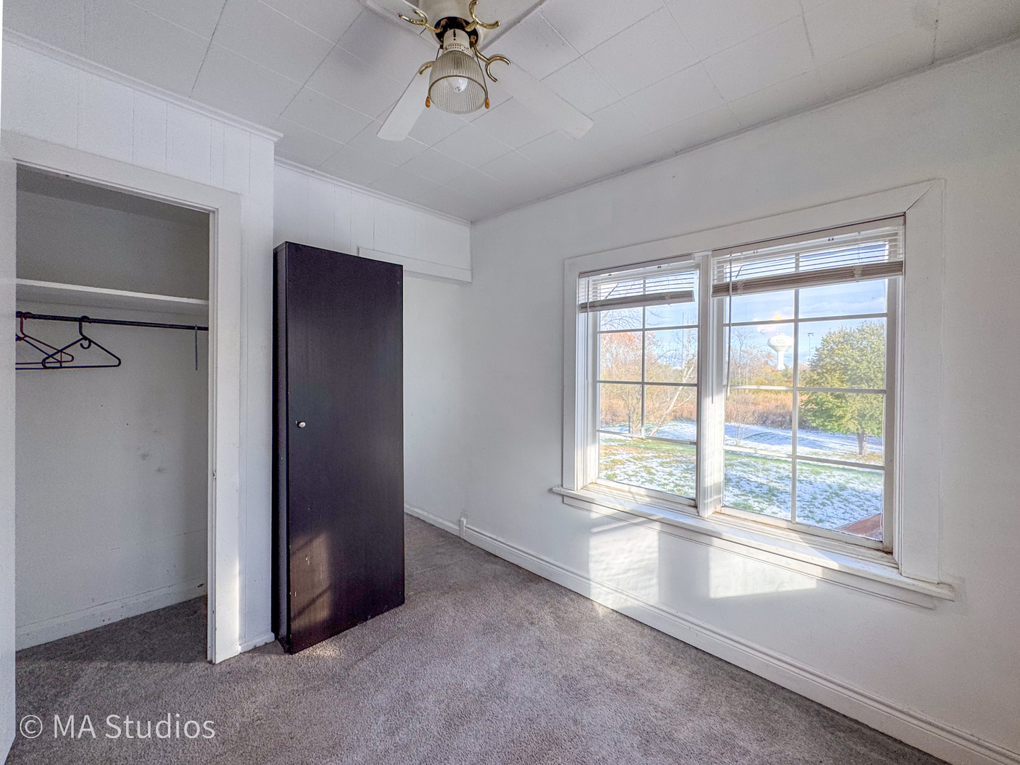 8S057 S Vine Street, Burr Ridge, IL 60527