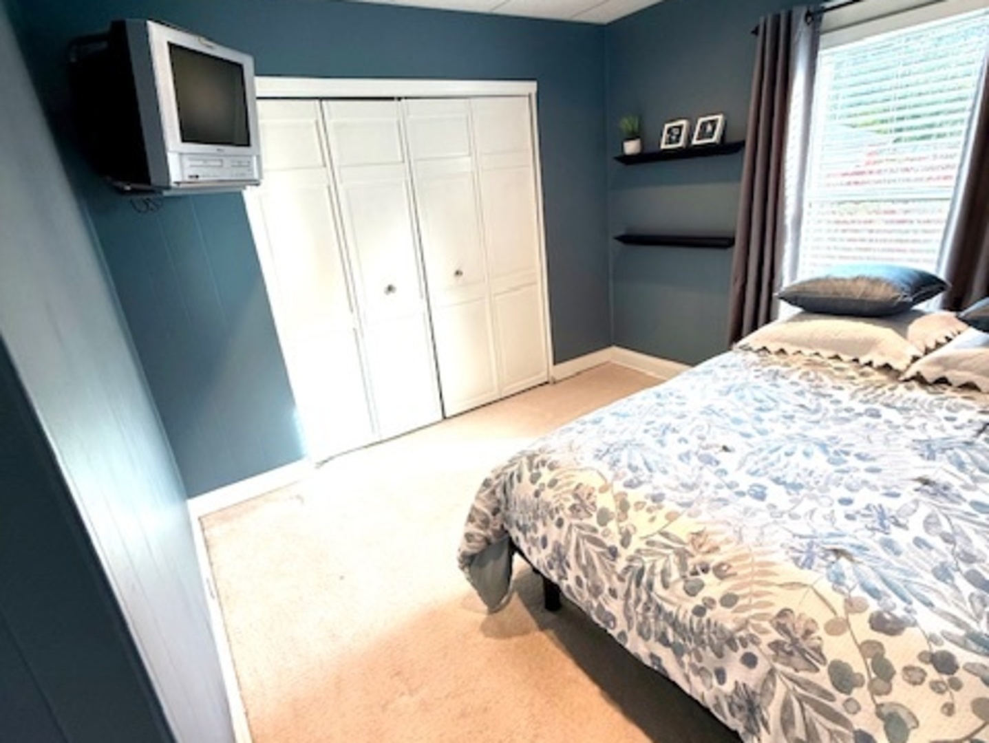 515 S Oakland Avenue, Villa Park, IL 60181