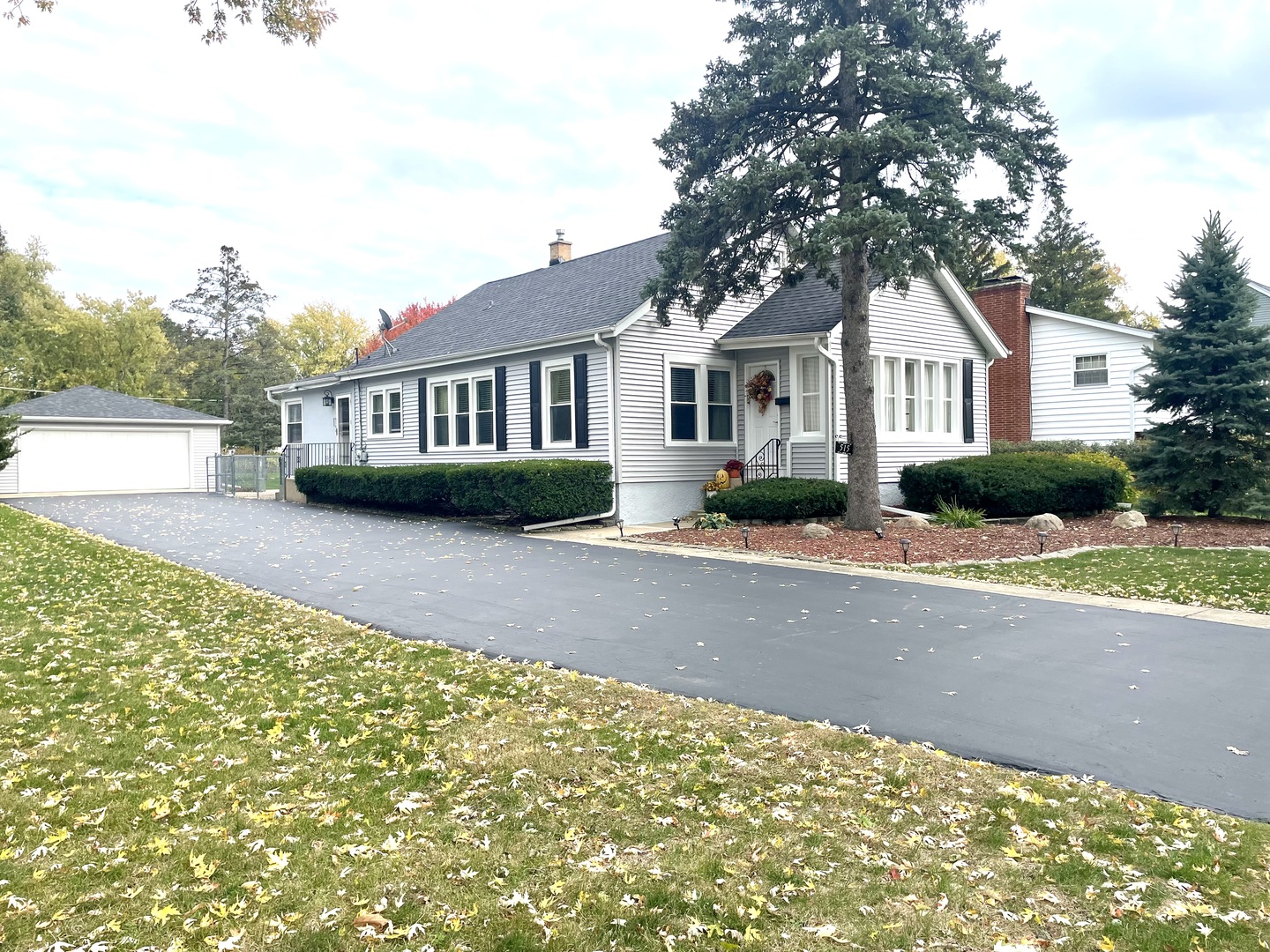 515 S Oakland Avenue, Villa Park, IL 60181