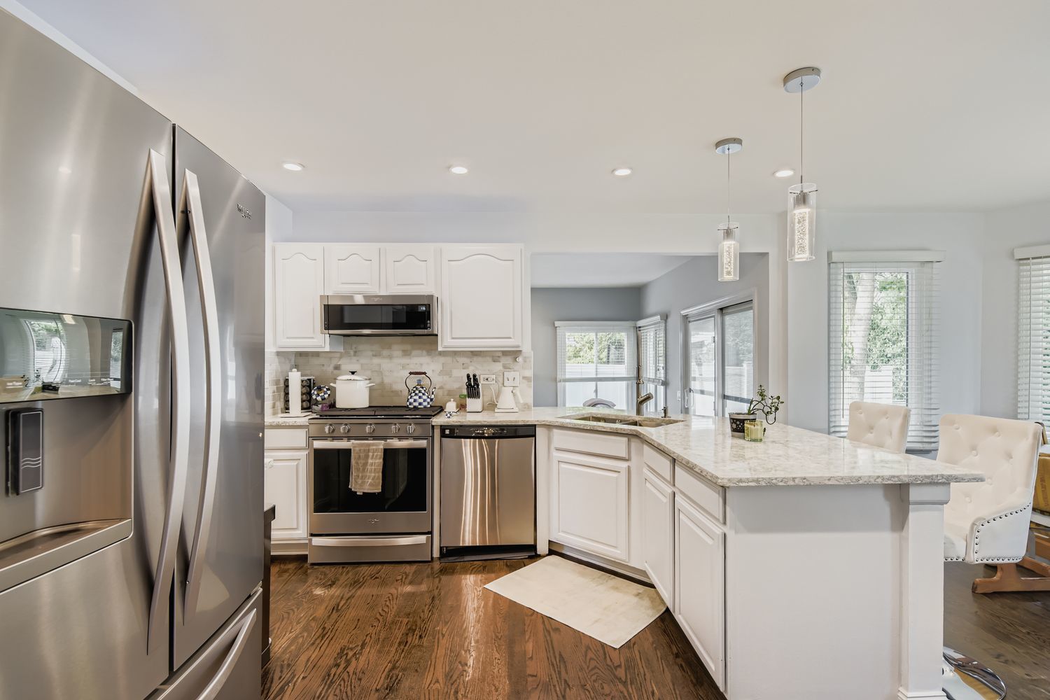 53 FALCON Place, Westmont, IL 60559