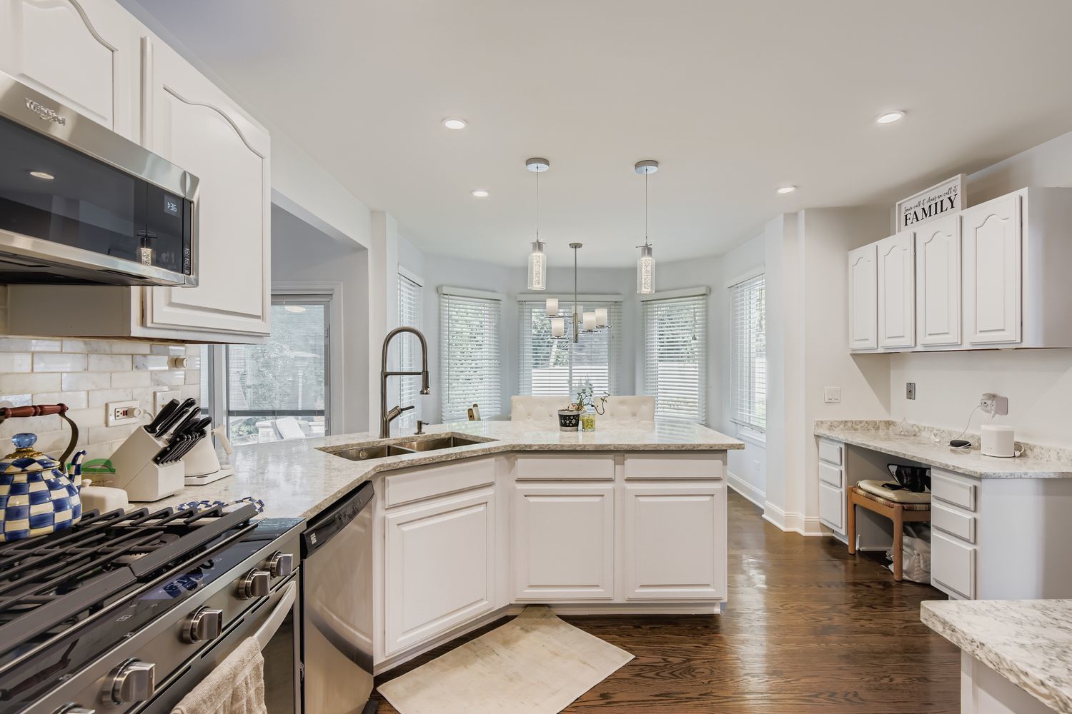 53 FALCON Place, Westmont, IL 60559