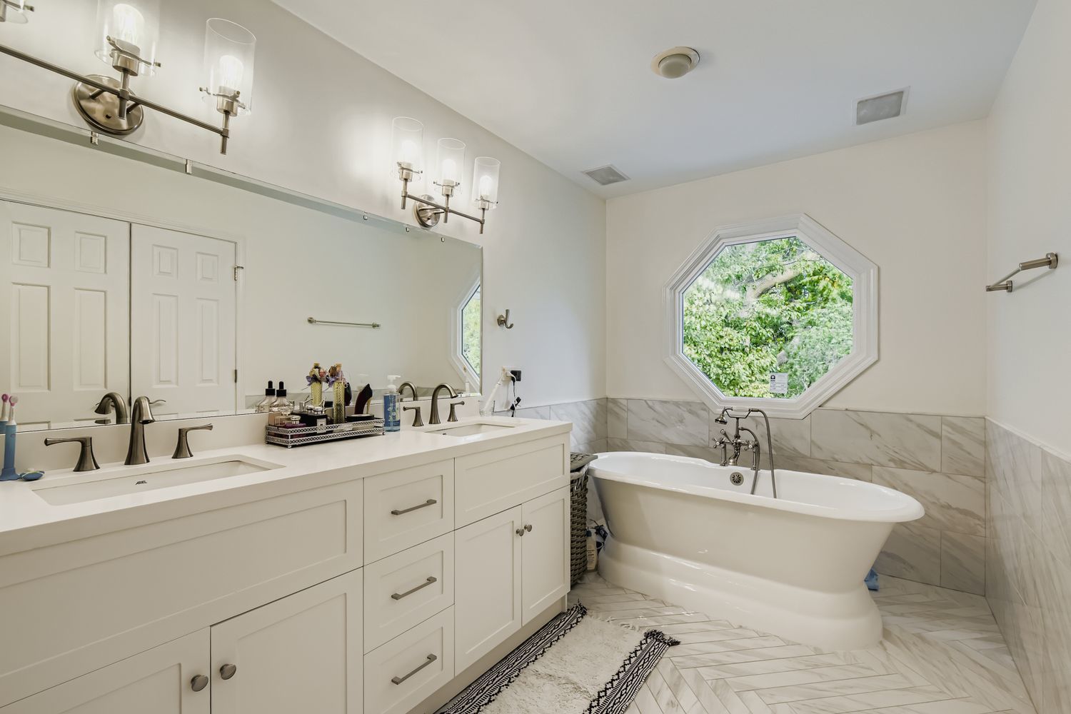 53 FALCON Place, Westmont, IL 60559