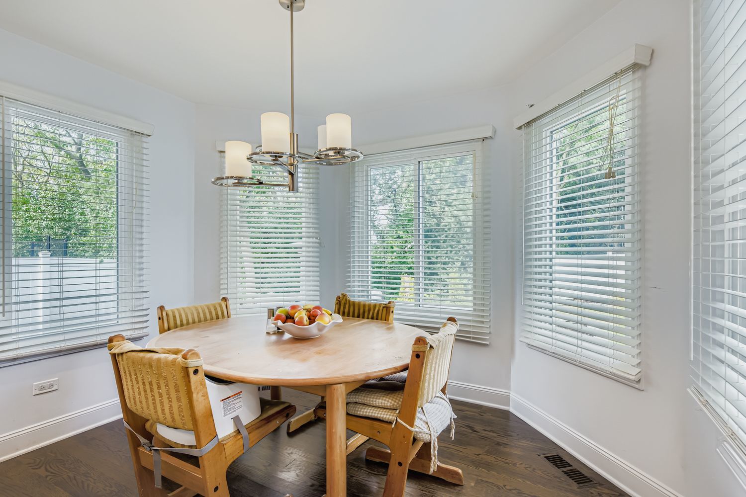 53 FALCON Place, Westmont, IL 60559