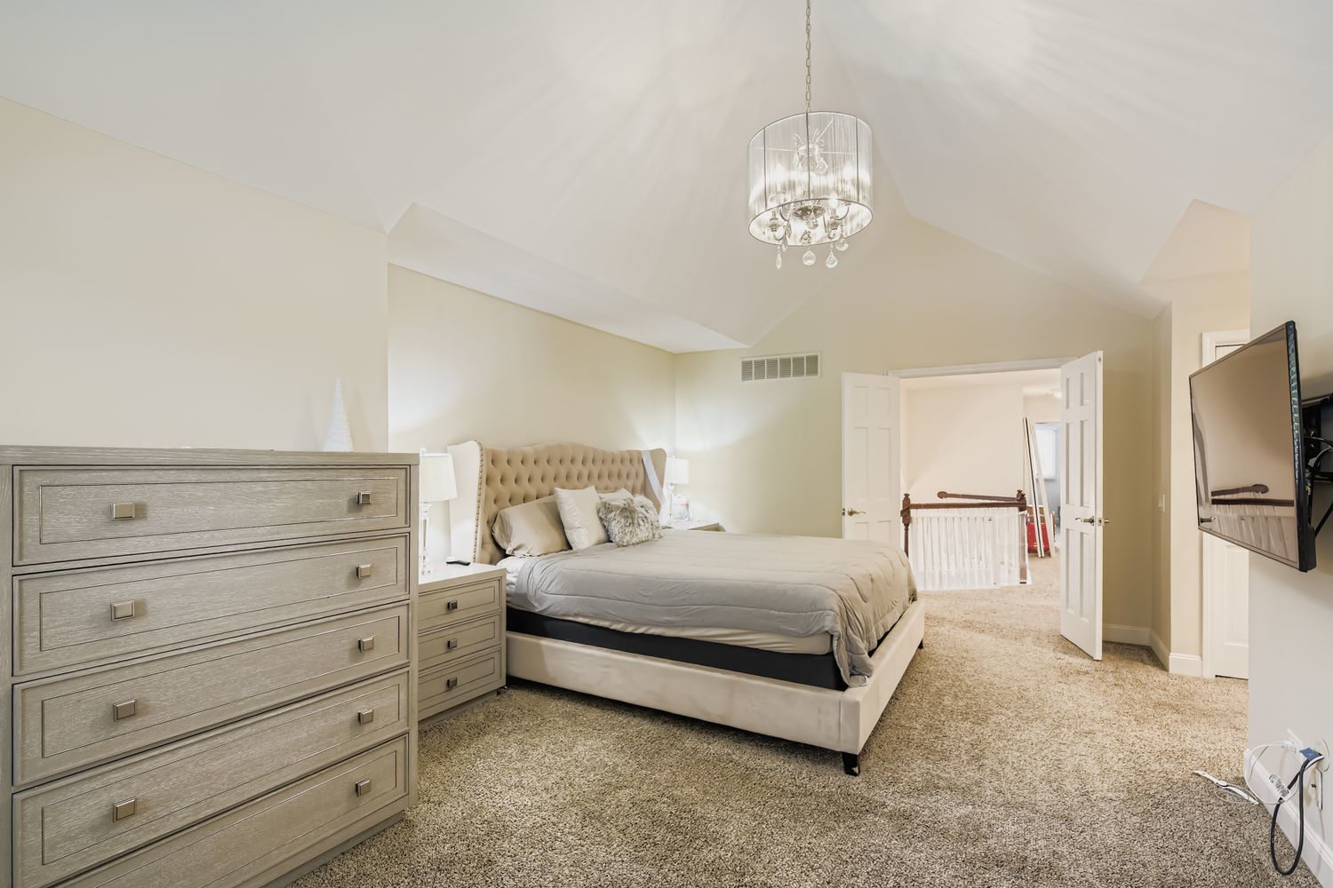 53 FALCON Place, Westmont, IL 60559