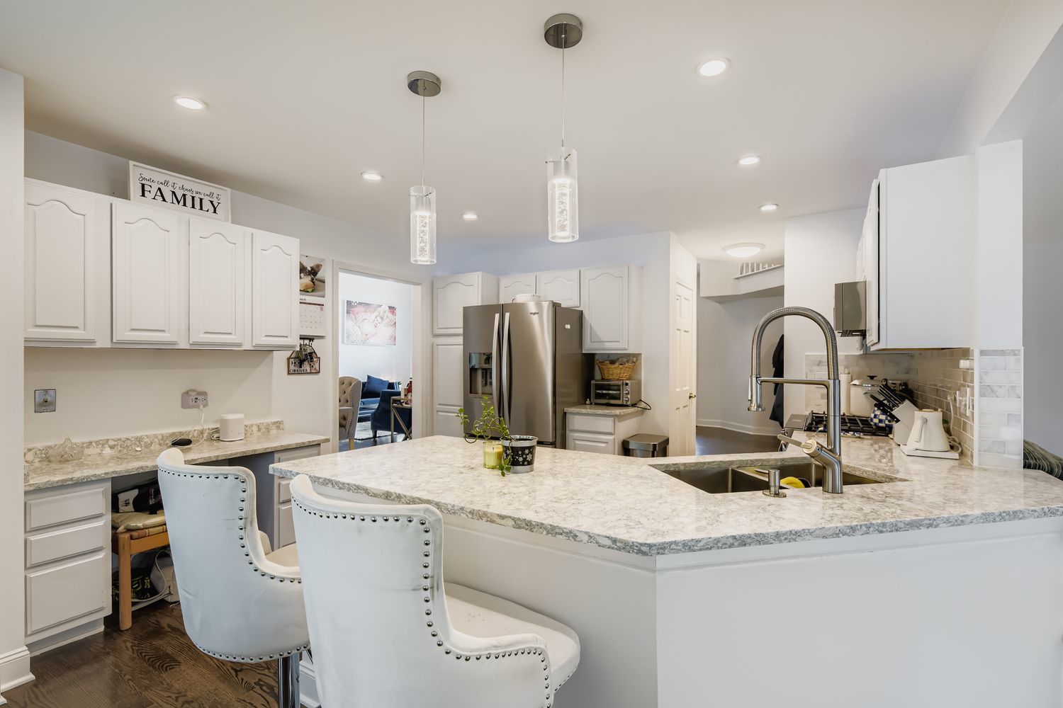 53 FALCON Place, Westmont, IL 60559