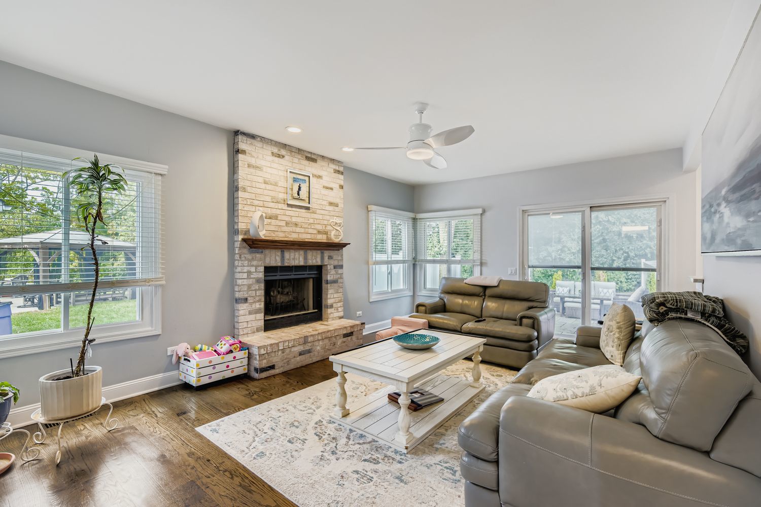 53 FALCON Place, Westmont, IL 60559