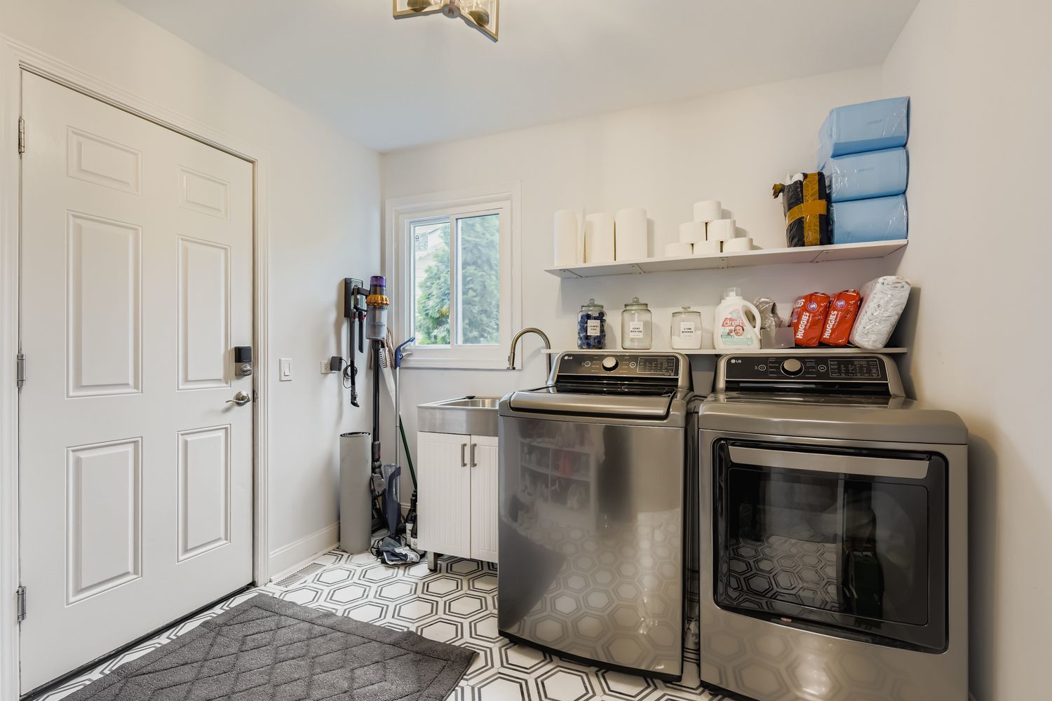 53 FALCON Place, Westmont, IL 60559