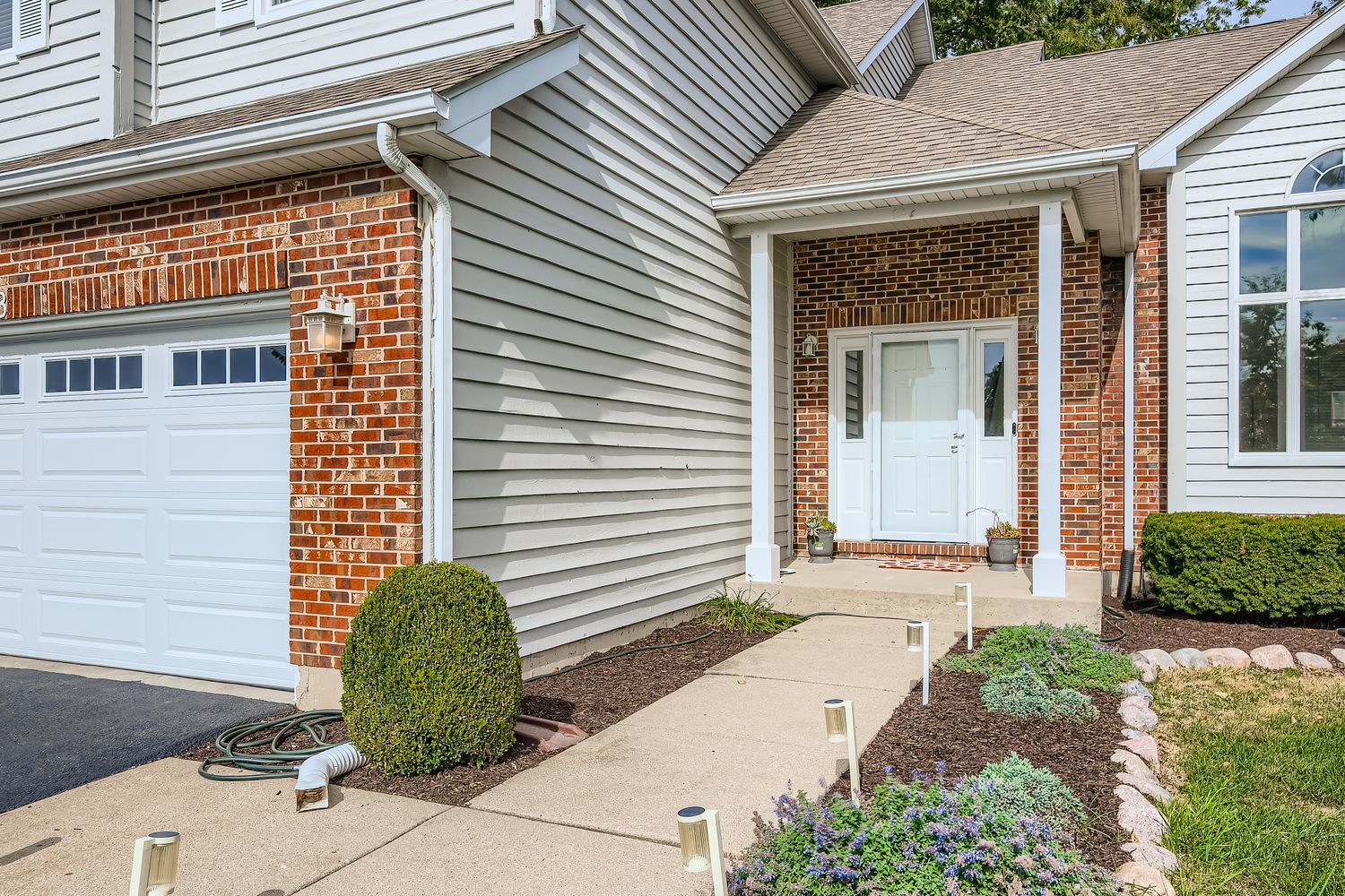 53 FALCON Place, Westmont, IL 60559