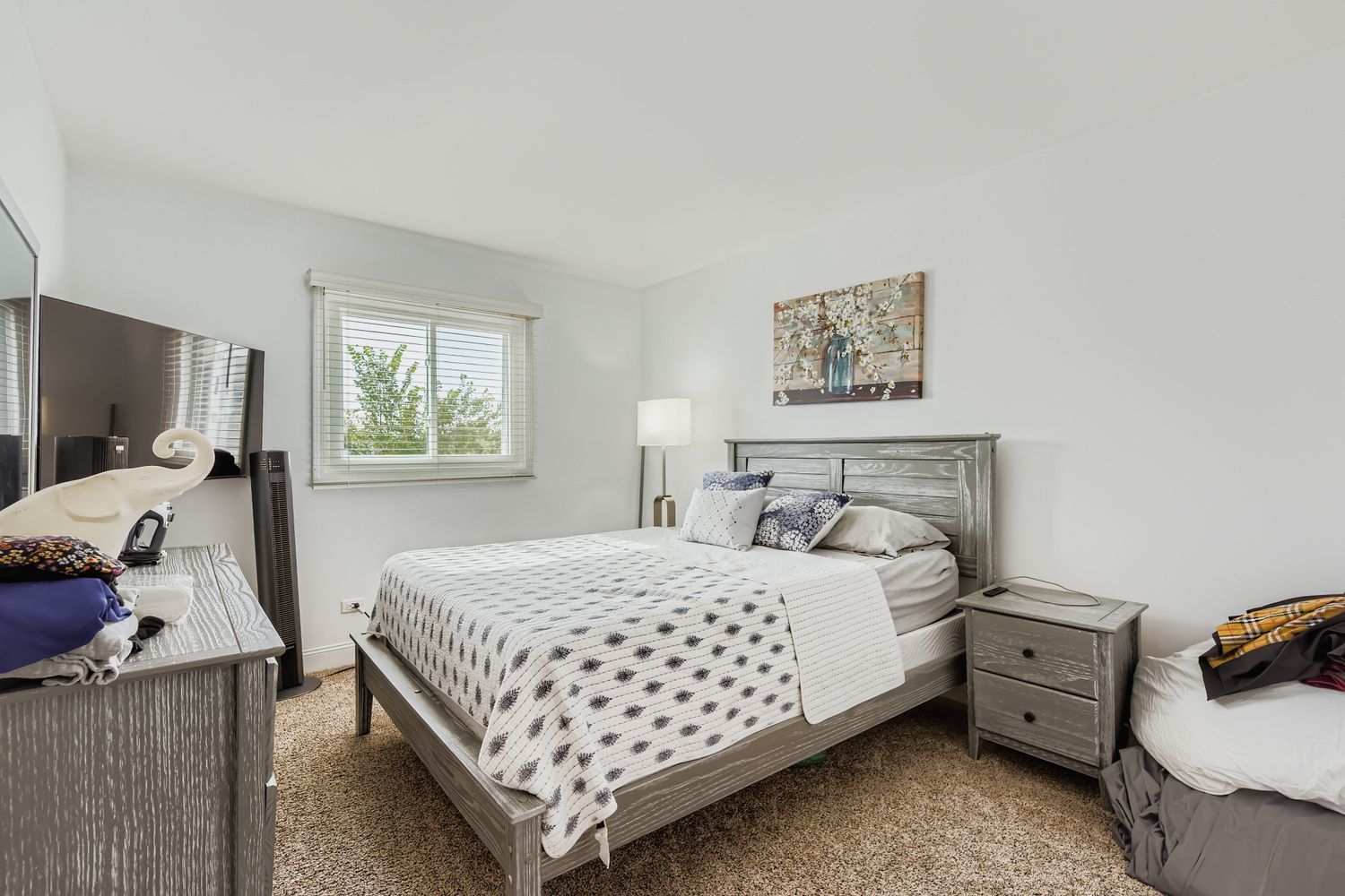 53 FALCON Place, Westmont, IL 60559