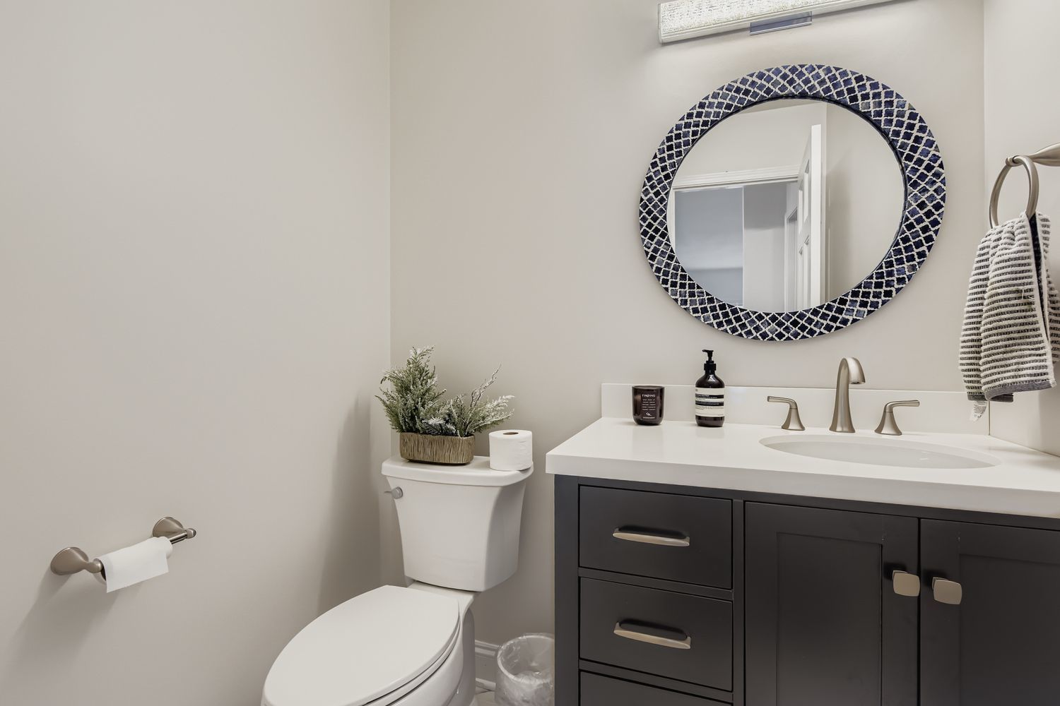 53 FALCON Place, Westmont, IL 60559