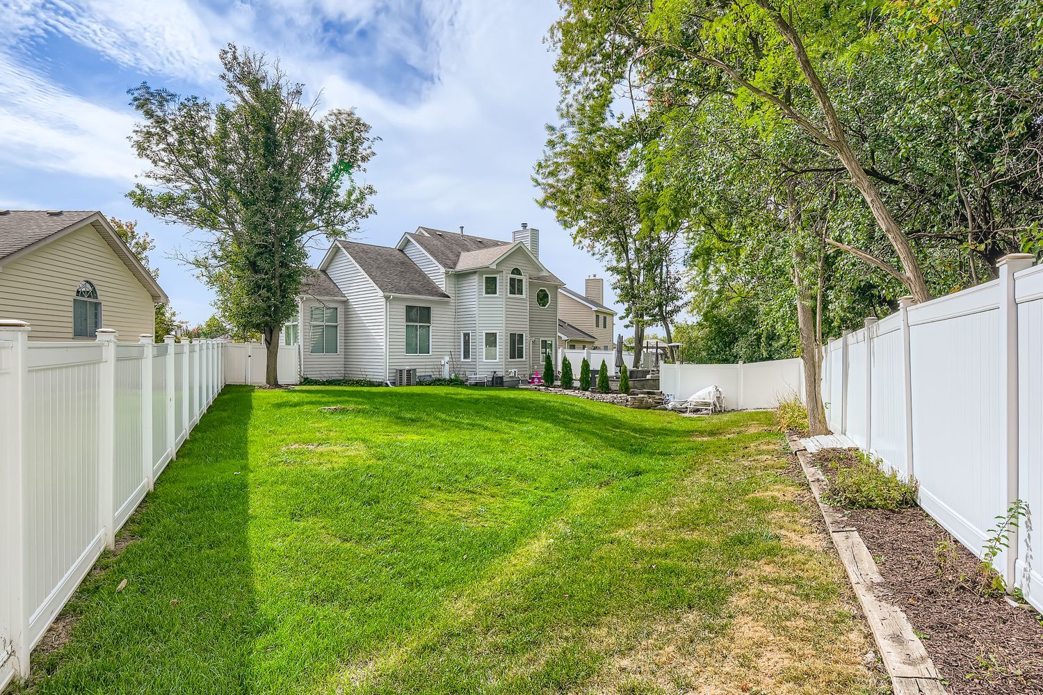 53 FALCON Place, Westmont, IL 60559