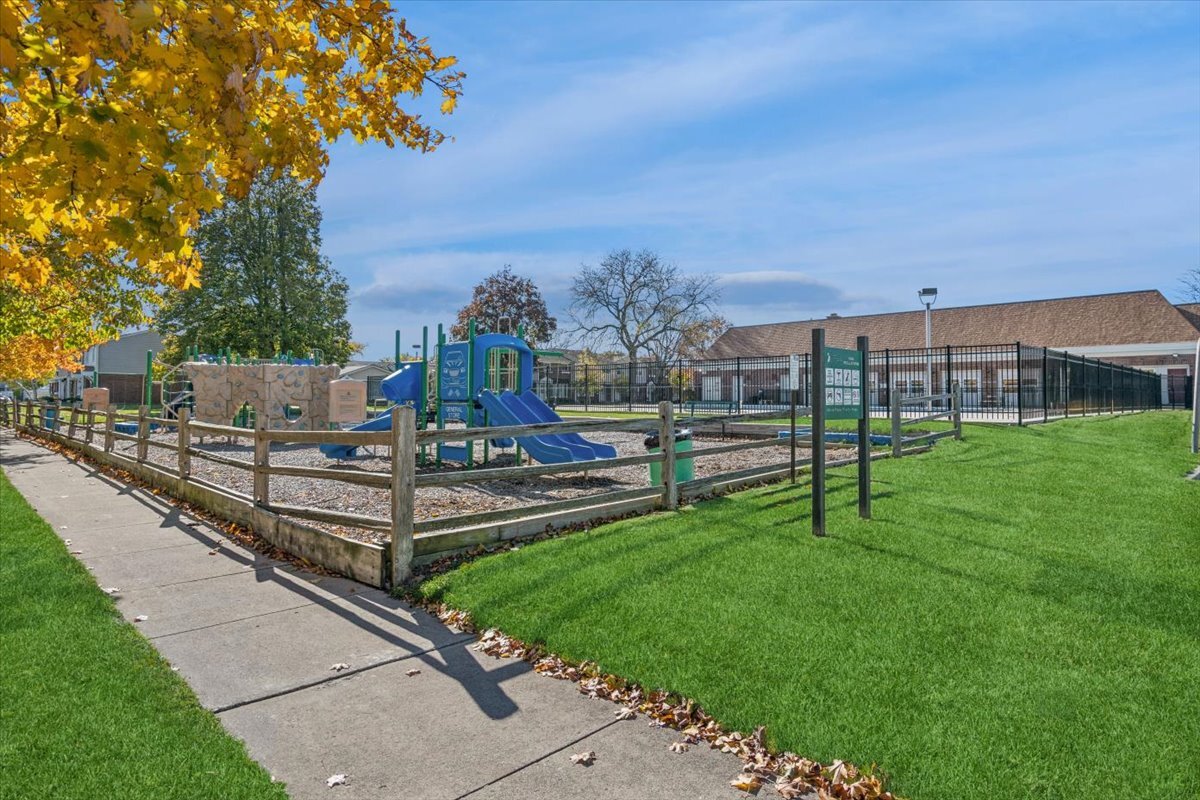 257 Bay Street, Wood Dale, IL 60191