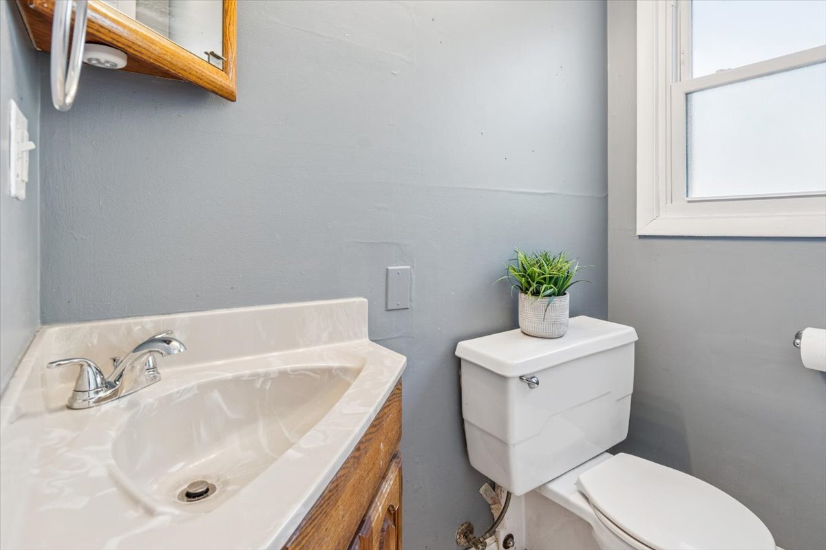 257 Bay Street, Wood Dale, IL 60191