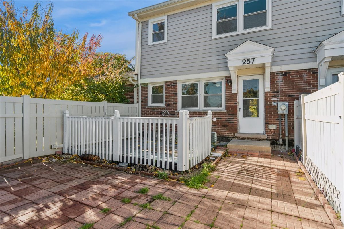 257 Bay Street, Wood Dale, IL 60191