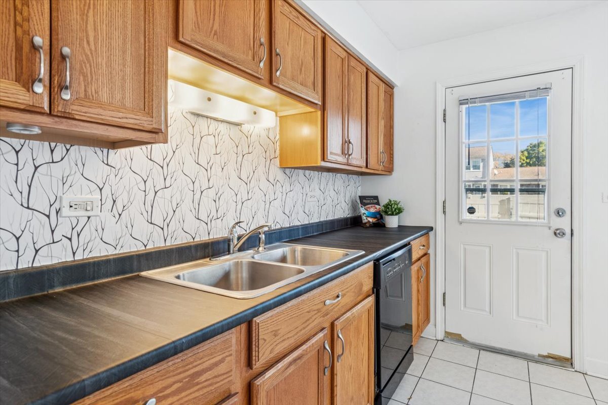 257 Bay Street, Wood Dale, IL 60191