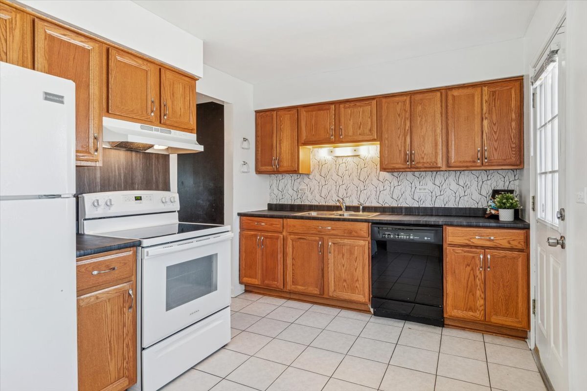 257 Bay Street, Wood Dale, IL 60191