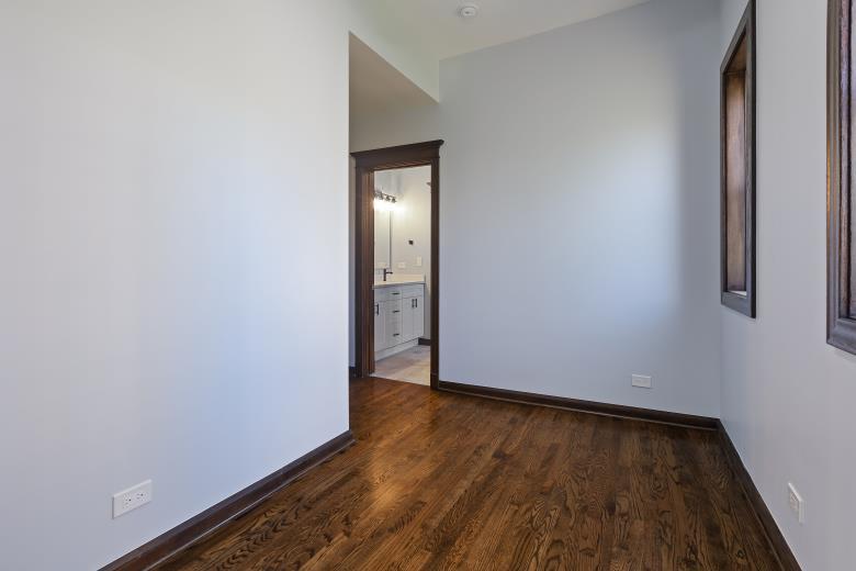 446 E 48th Street #3E, Chicago, IL 60615