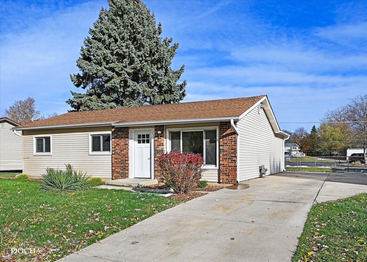 124 Olympic Drive, Bolingbrook, IL 60440