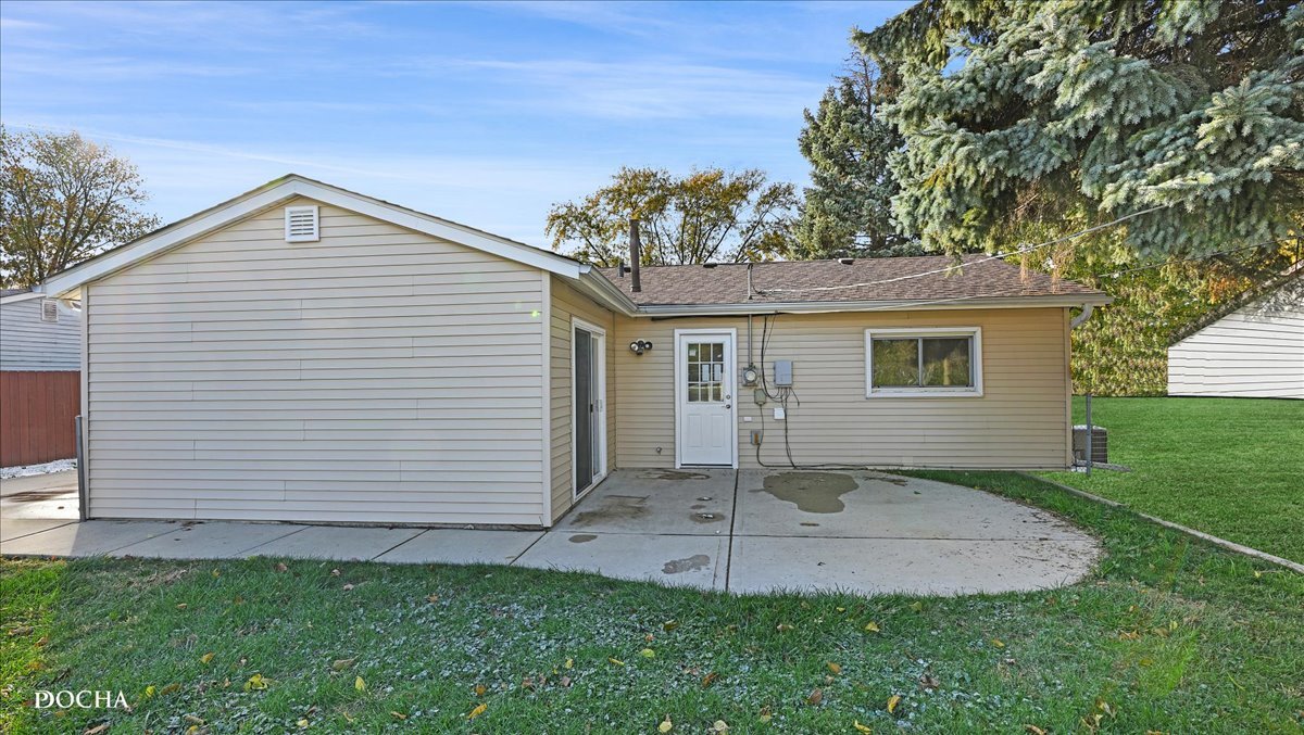 124 Olympic Drive, Bolingbrook, IL 60440