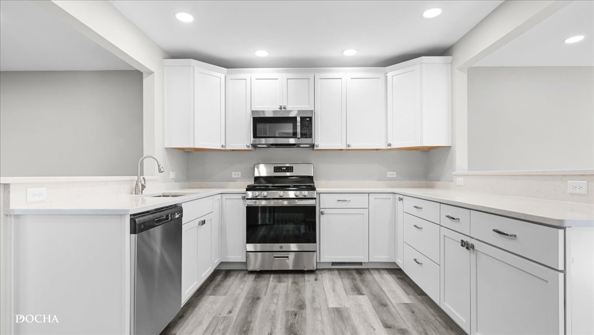 124 Olympic Drive, Bolingbrook, IL 60440