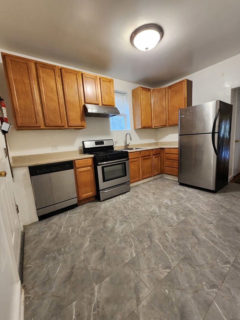 7835 S Saginaw Avenue #2, Chicago, IL 60649