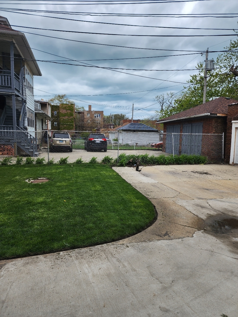 7835 S Saginaw Avenue #2, Chicago, IL 60649