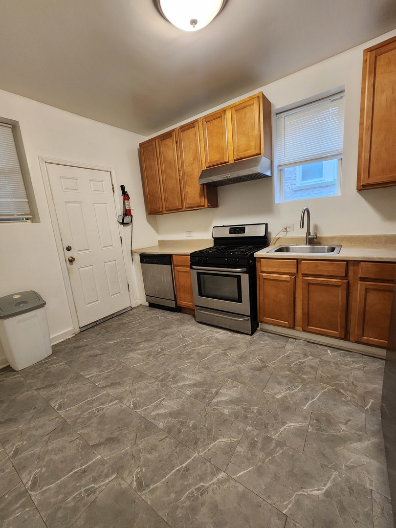 7835 S Saginaw Avenue #2, Chicago, IL 60649