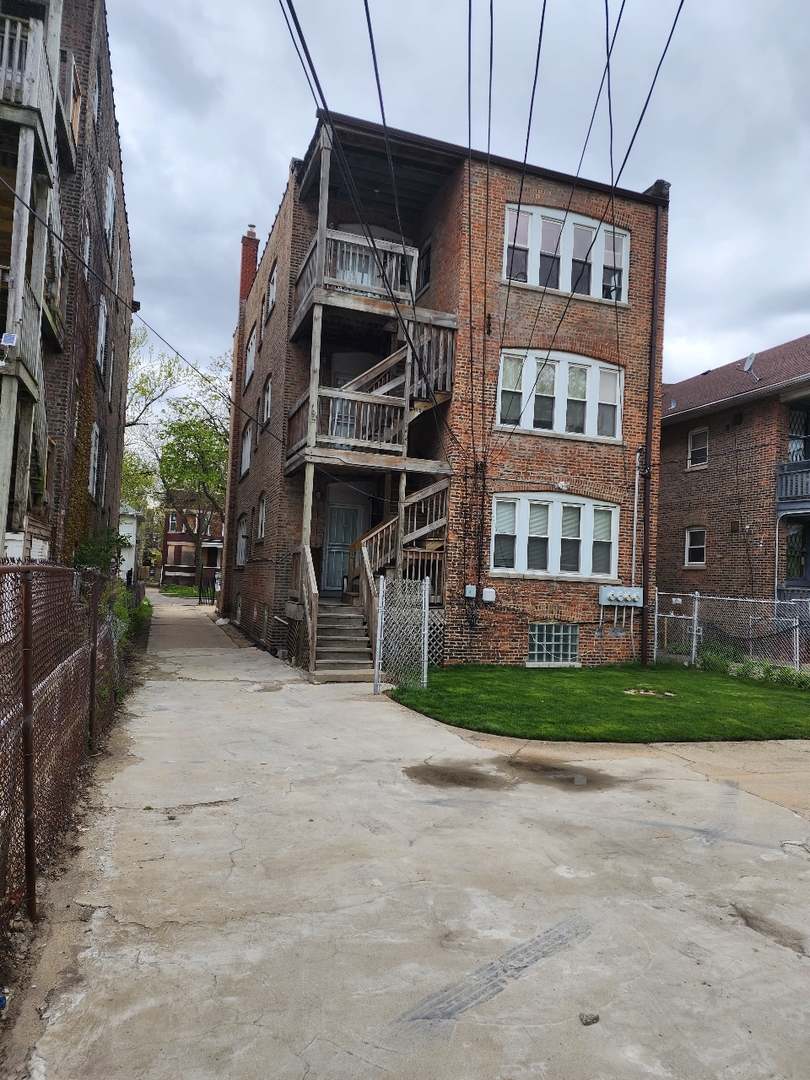 7835 S Saginaw Avenue #2, Chicago, IL 60649