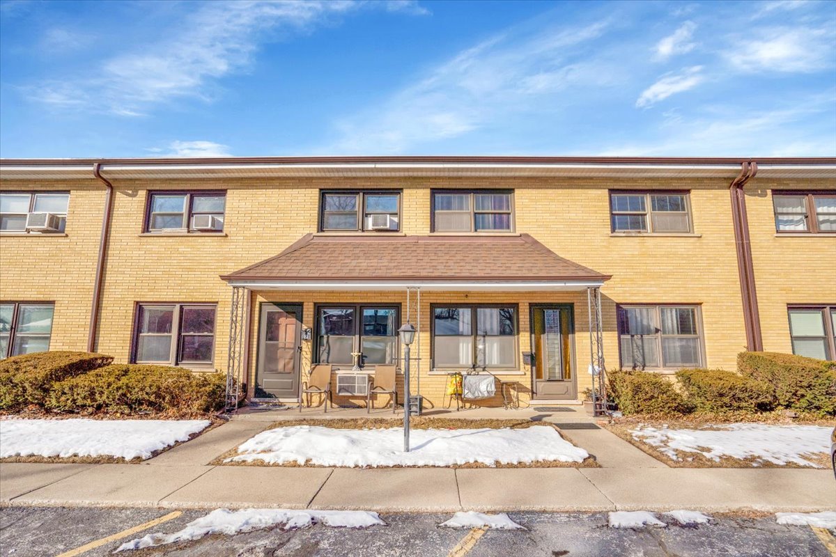 18333 Wentworth Avenue #7, Lansing, IL 60438
