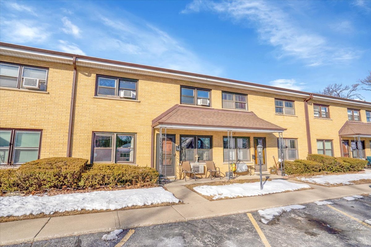 18333 Wentworth Avenue #7, Lansing, IL 60438
