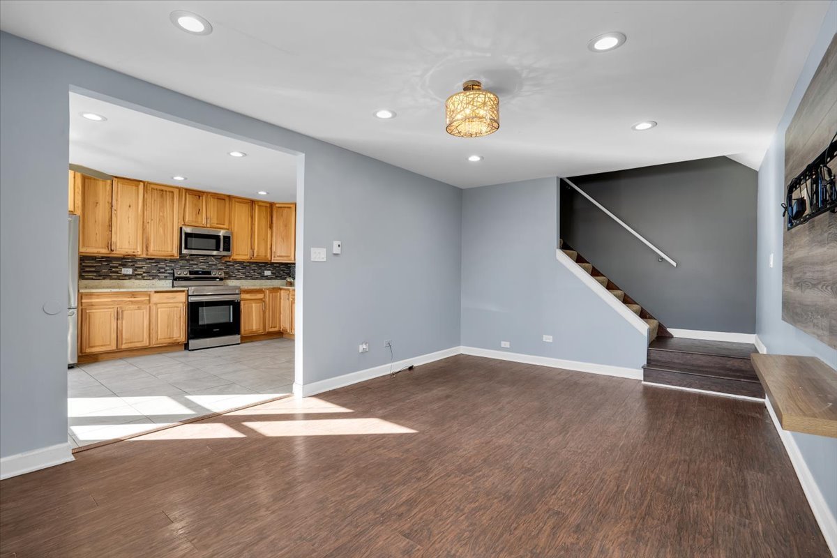 18333 Wentworth Avenue #7, Lansing, IL 60438