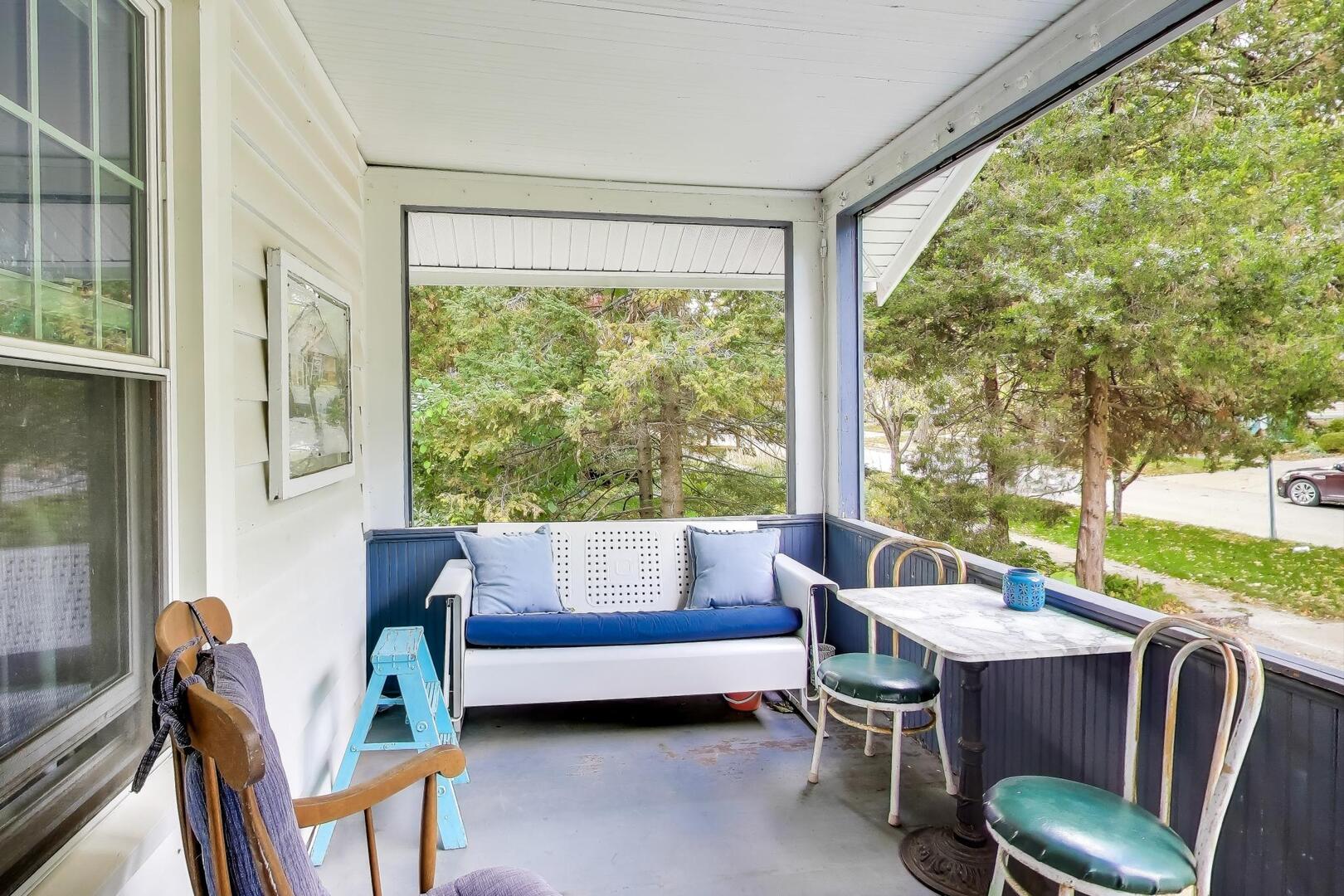 121 W Fremont Street, Arlington Heights, IL 60004