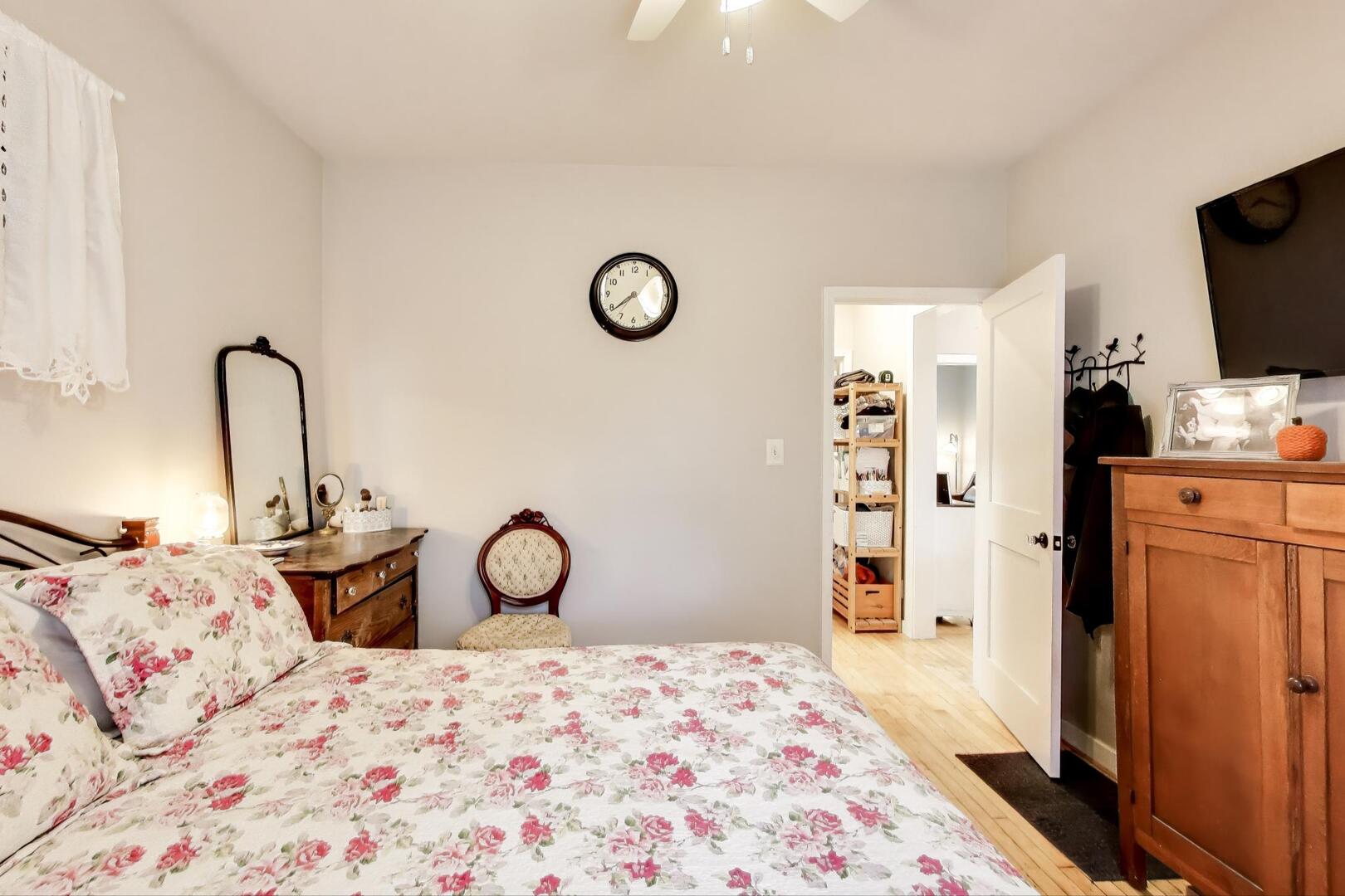 121 W Fremont Street, Arlington Heights, IL 60004