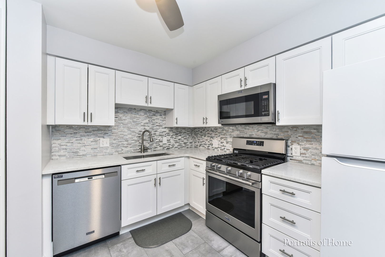 6630 S Brainard Avenue #203, Countryside, IL 60525