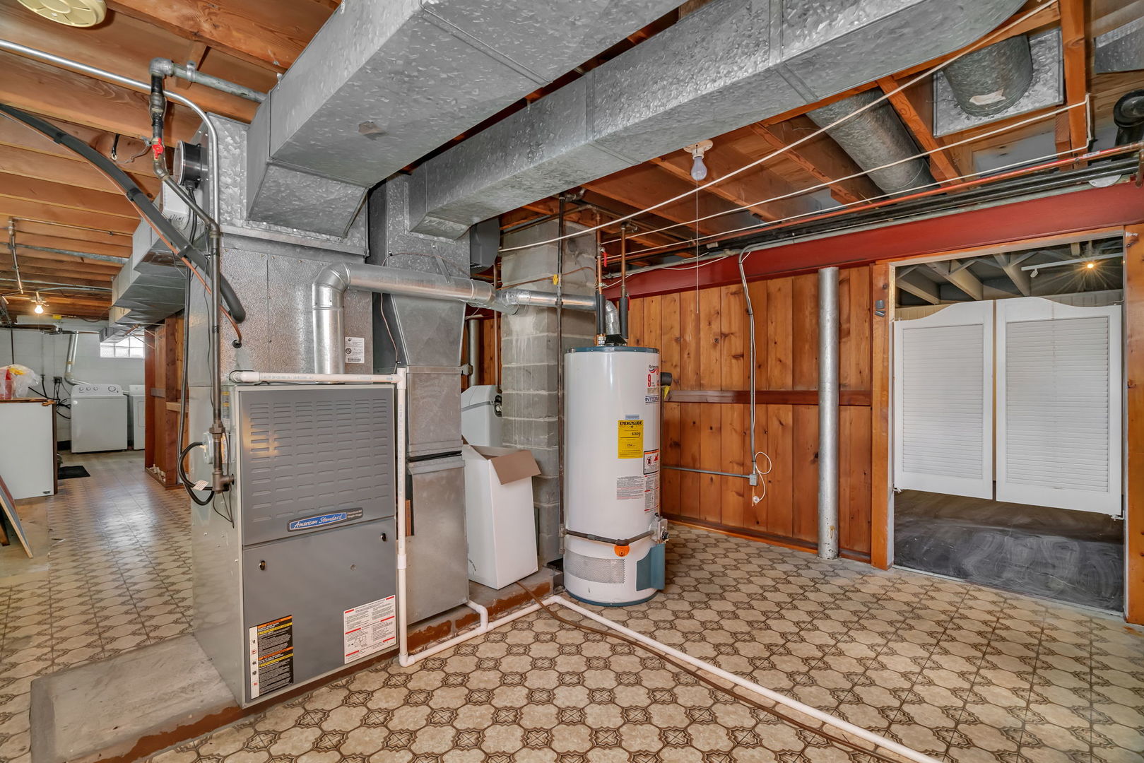 1922 Cowing Lane, Crest Hill, IL 60403