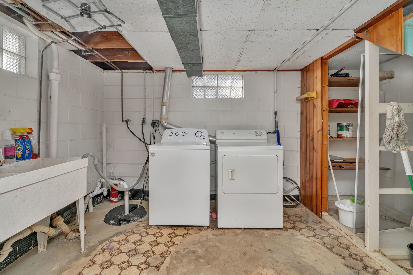 1922 Cowing Lane, Crest Hill, IL 60403